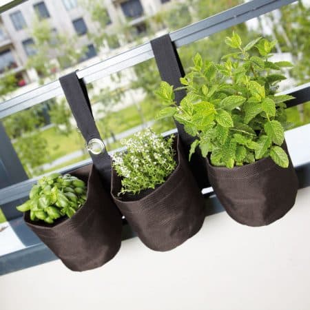 Décoration balcon, pots en tissu