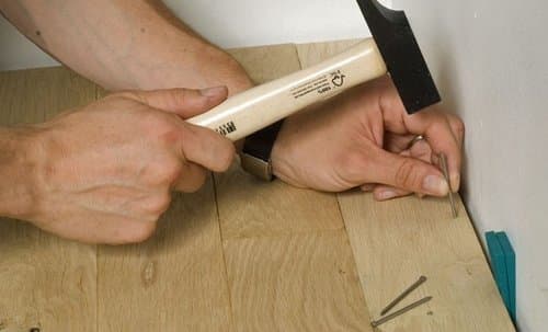 Pose parquet : clouée