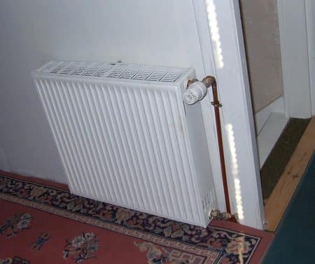 Radiateur relié à un chauffage central