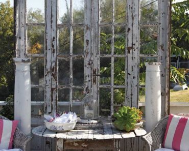 Une vieille fenêtre pour votre décoration jardin